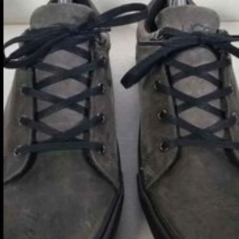 Ugg Brock Men's Gray Nubuck Lace Up Waterproof Sneakers  - Men's Shoes 9